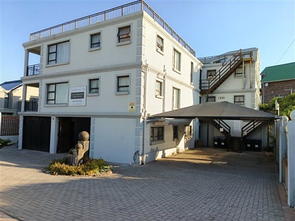 14 Bedroom House 14 Bedroom House