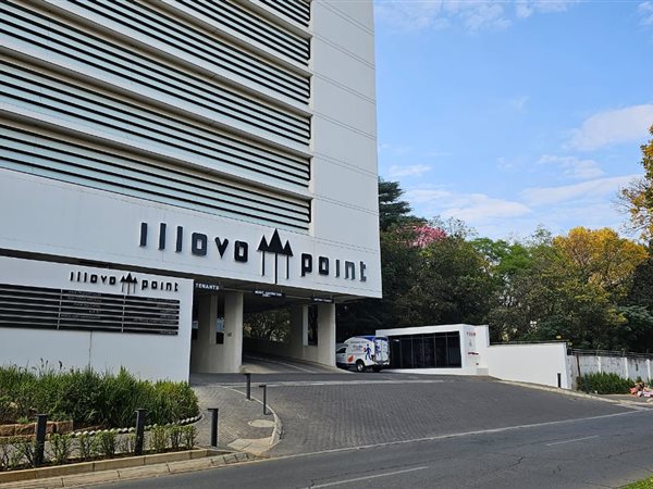 983  m² Office Space in Illovo