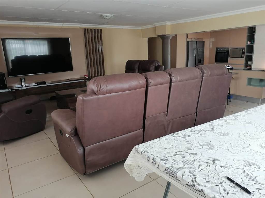 4 Bed House in Tzaneen photo number 30