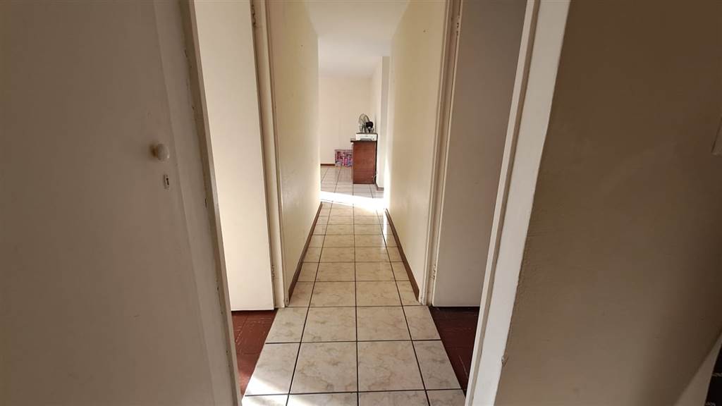 2 Bed Apartment in Pinetown Central photo number 6
