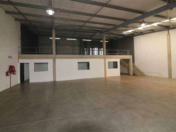 315  m² Commercial space