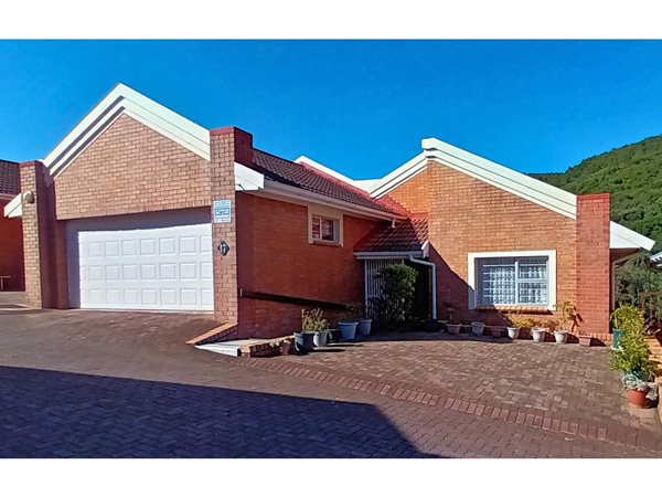 4 Bedroom Townhouse 4 Bedroom Townhouse