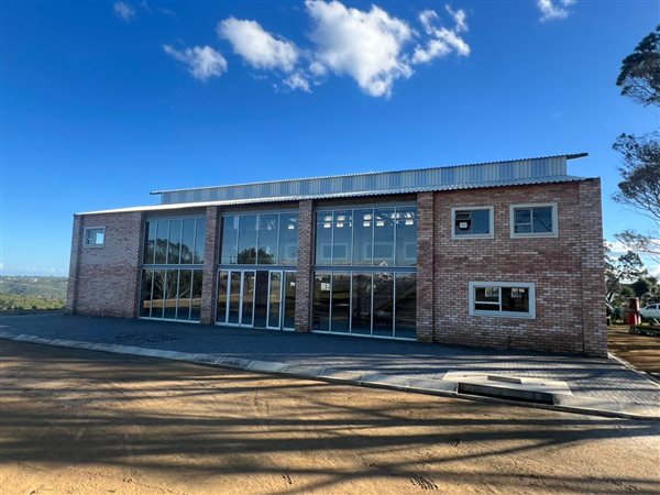 720  m² Commercial space