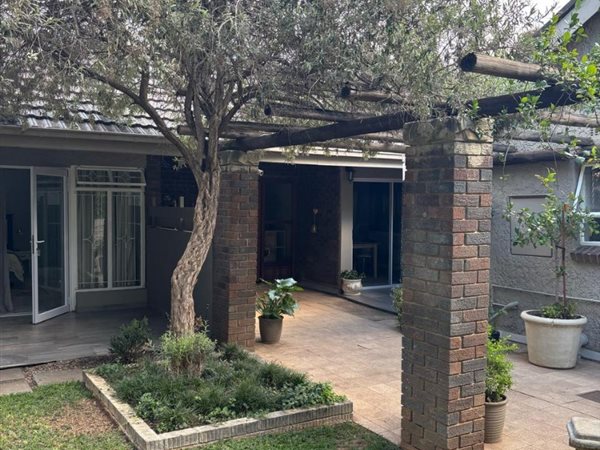 8 Bedroom House 8 Bedroom House