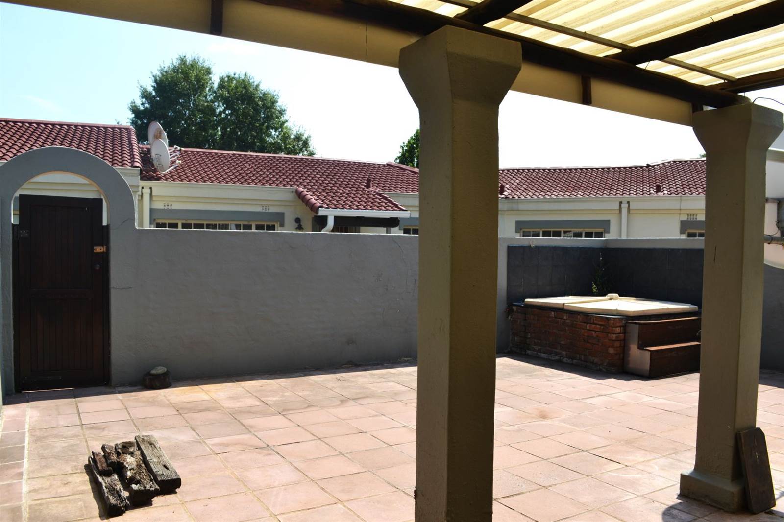 2 Bed Simplex in Bryanston East photo number 12