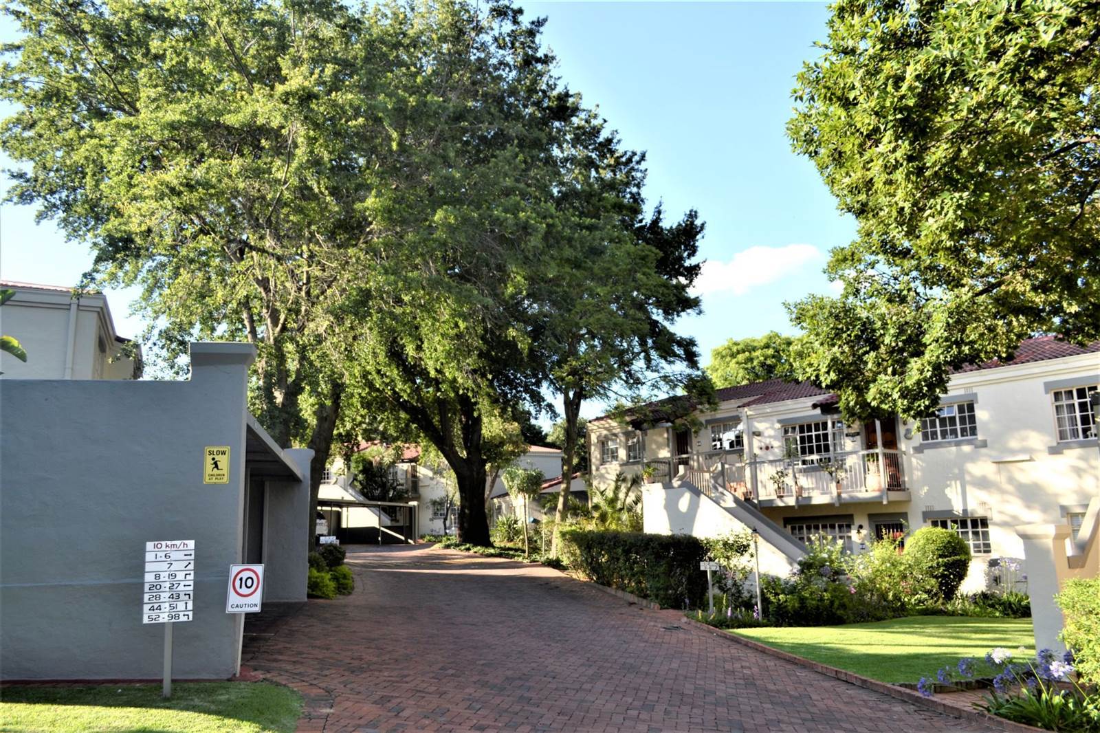 2 Bed Simplex in Bryanston East photo number 9