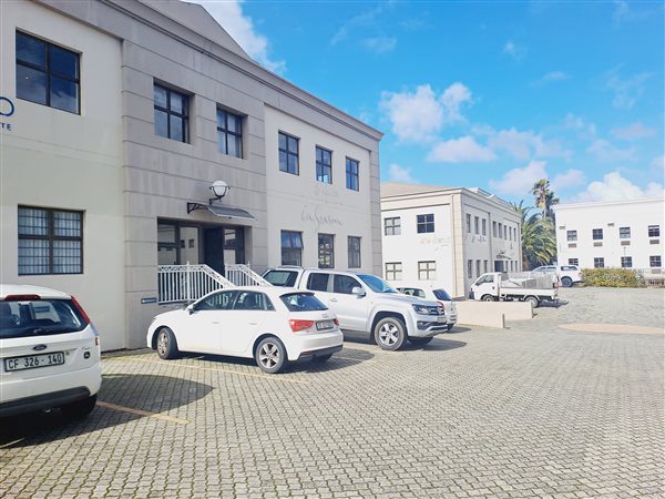 355  m² Commercial space