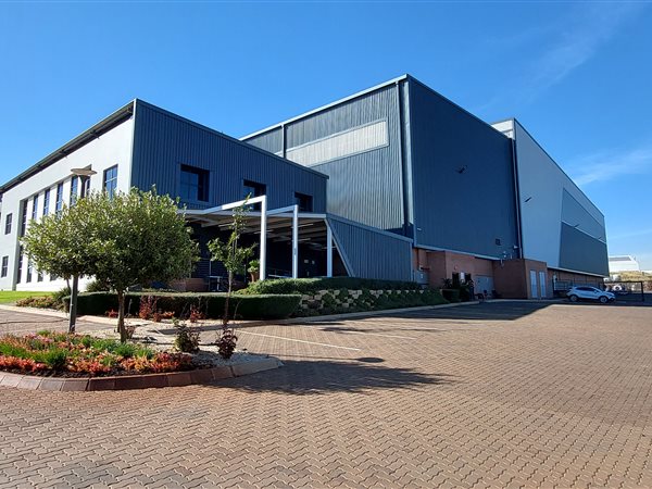 9 725  m² Industrial space