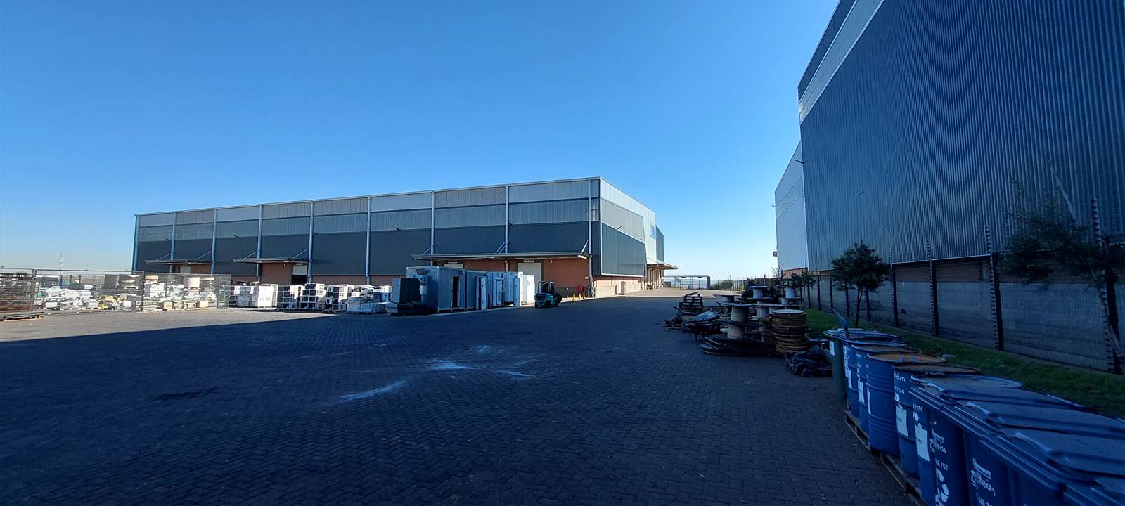 9725  m² Industrial space in Hennopspark photo number 9