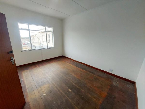 90  m² Commercial space