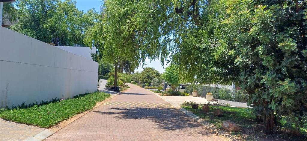 419 m² Land available in Magalies Golf Estate photo number 1