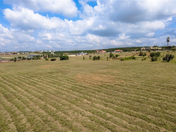 9 000 m² Land 9 000 m² Land