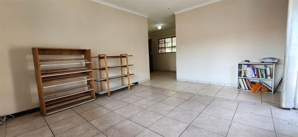 2 Bed Apartment in Musgrave photo number 5