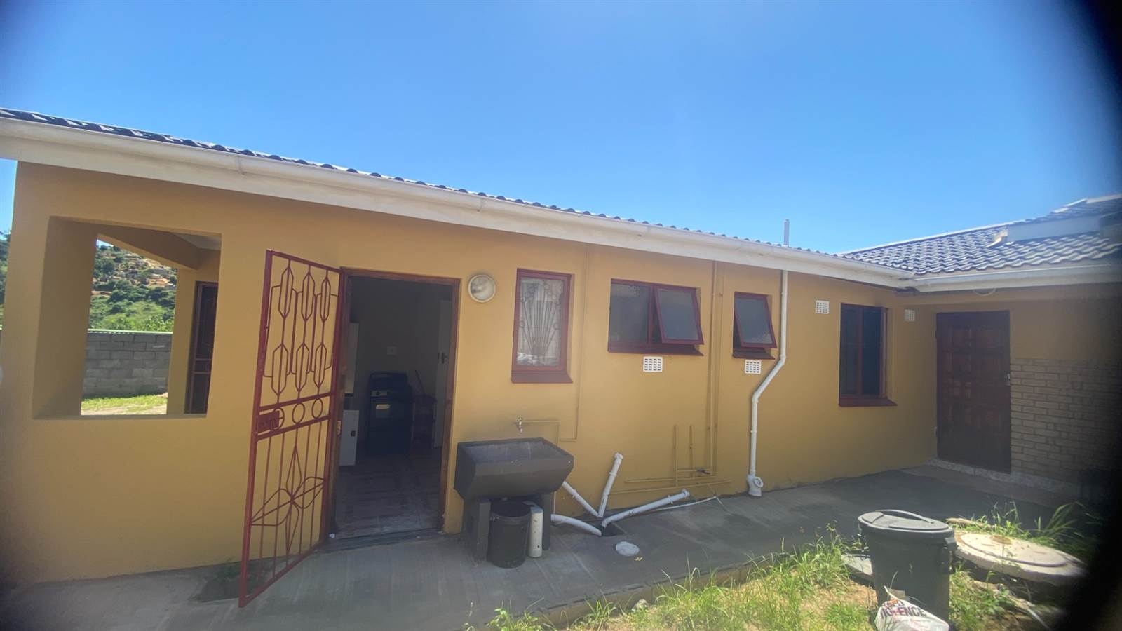 4 Bed House in Umlazi photo number 4