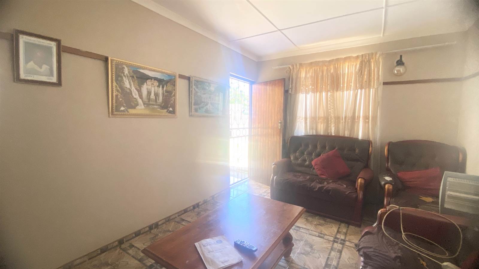 4 Bed House in Umlazi photo number 11