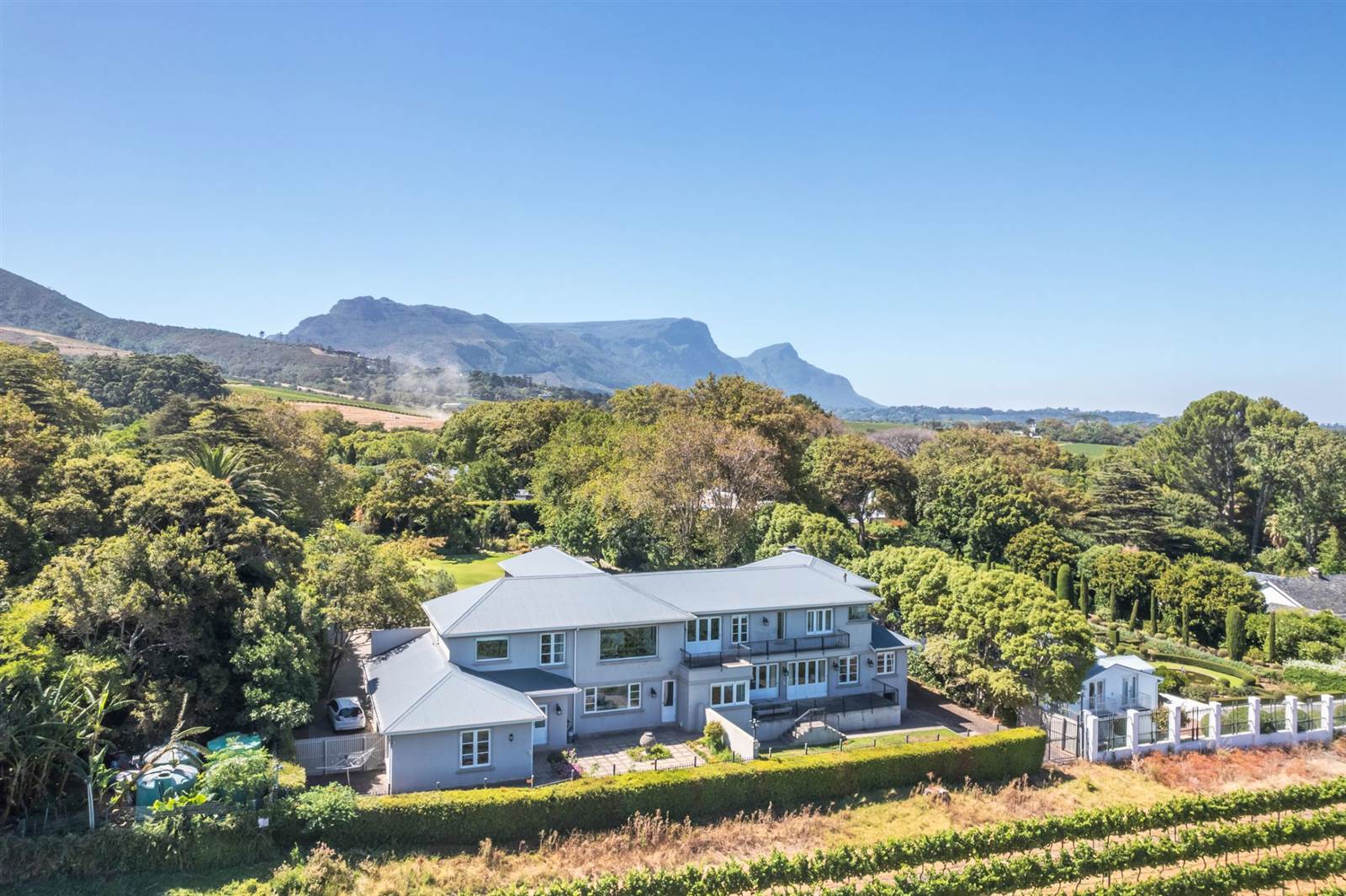 5 Bed House in Constantia Upper  photo number 5