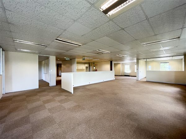 395  m² Office Space
