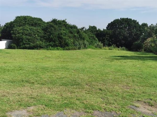 579 m² Land available in Cove Rock
