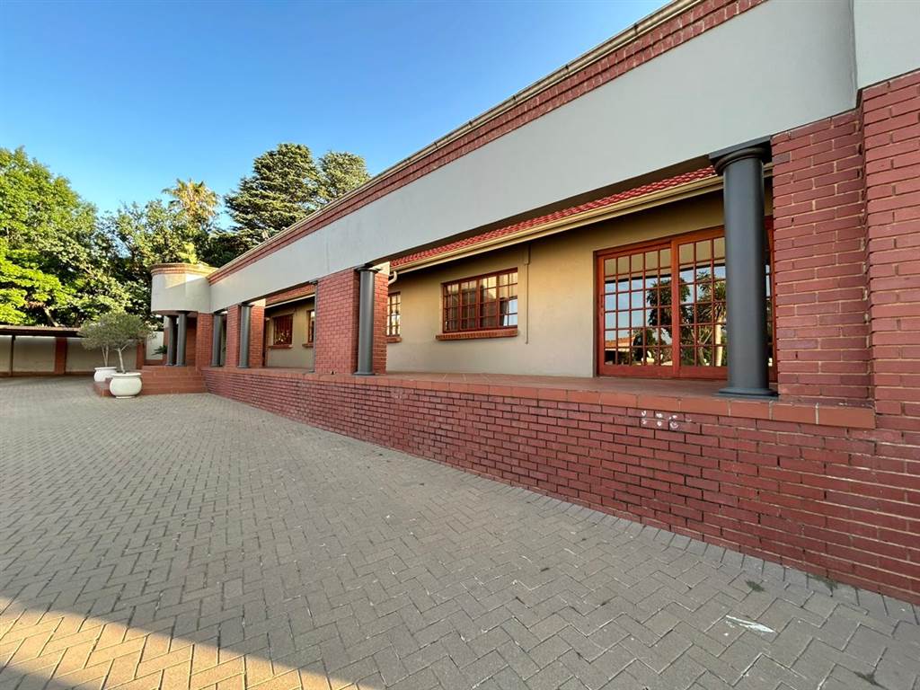 1519  m² Commercial space in Fairland photo number 4