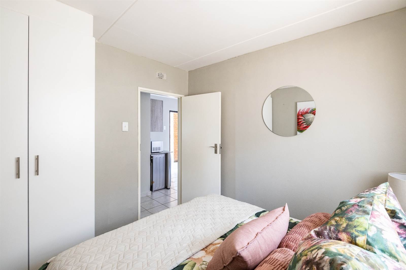 1 Bed Apartment in Alberton photo number 11