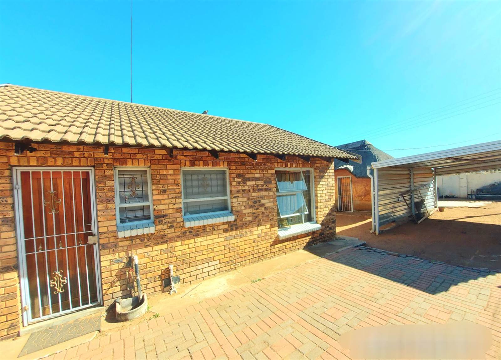 3 Bed House in Mmabatho unit 14 photo number 4