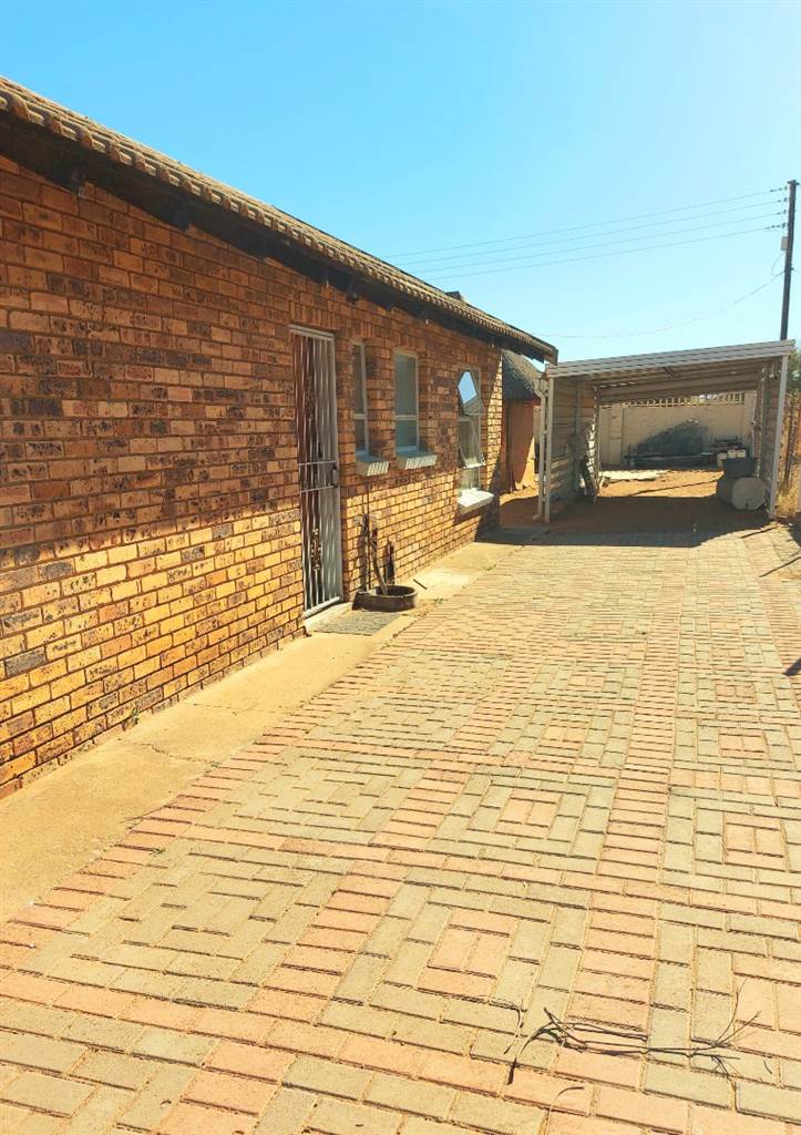 3 Bed House in Mmabatho unit 14 photo number 26