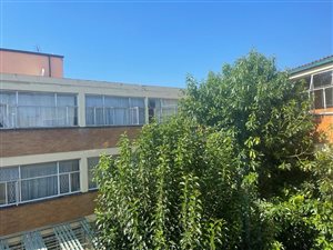 3 Bed Apartment in Southdale