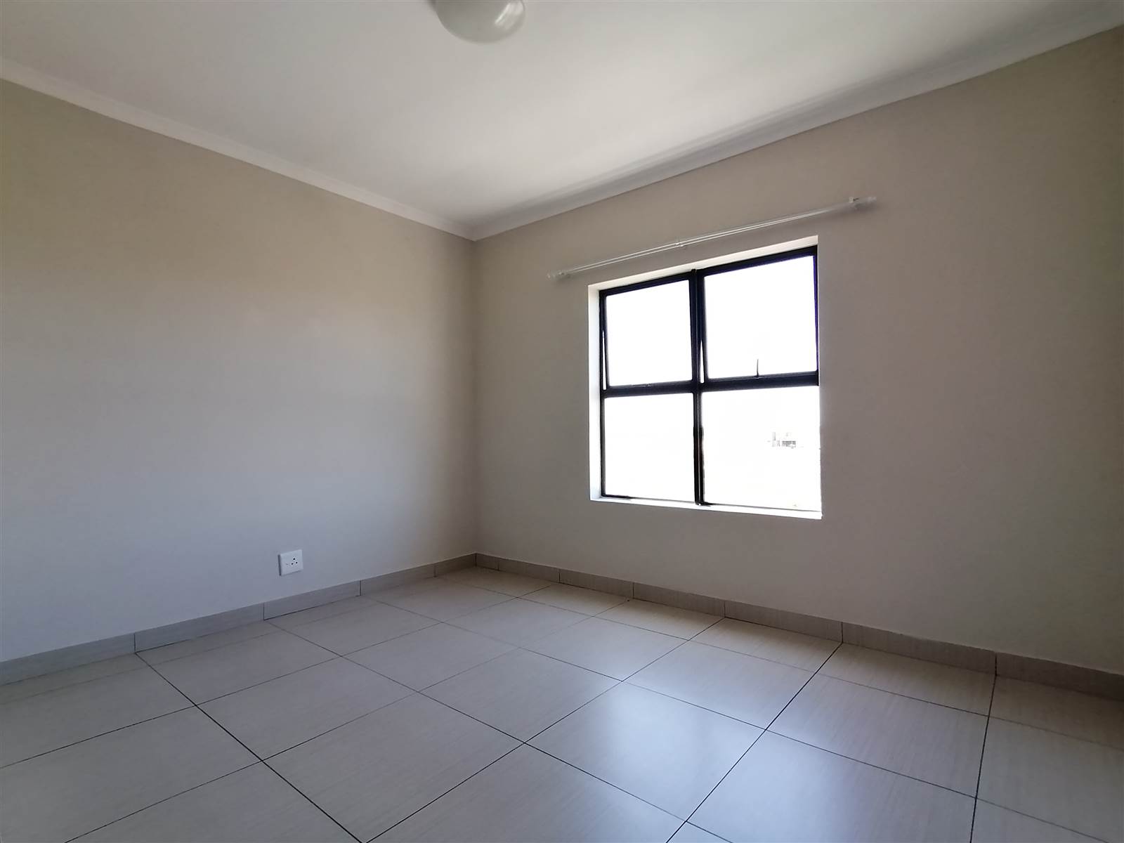 3 Bed Apartment in Parklands photo number 8