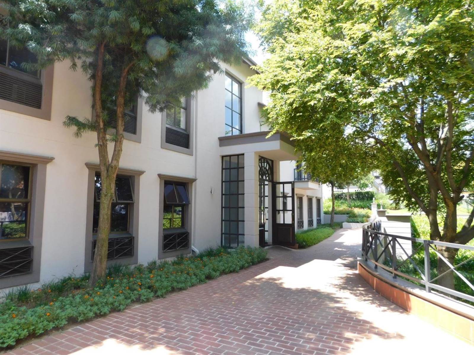 182  m² Commercial space in Bryanston photo number 3