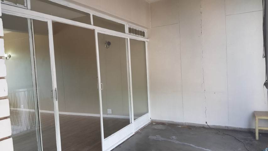 2 Bed Apartment in Sonheuwel photo number 19