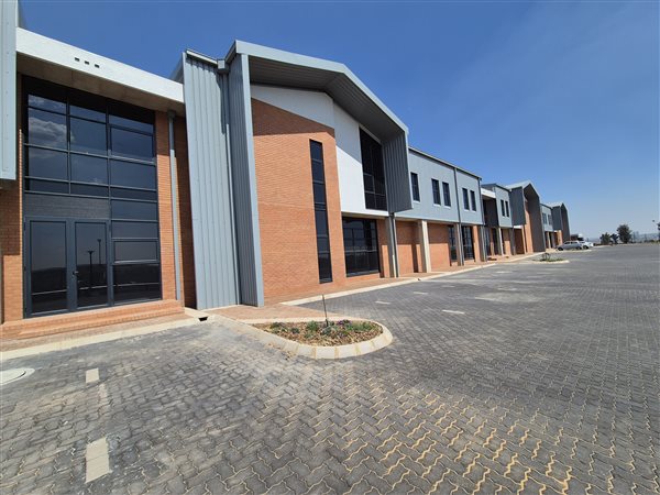 800  m² Industrial space