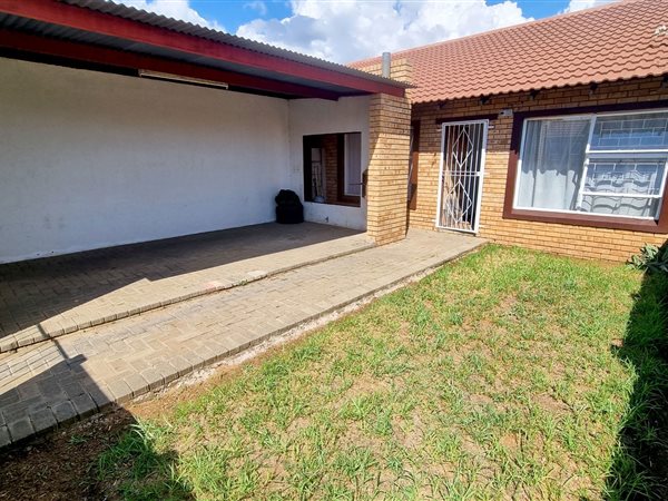 2 Bedroom Townhouse 2 Bedroom Townhouse