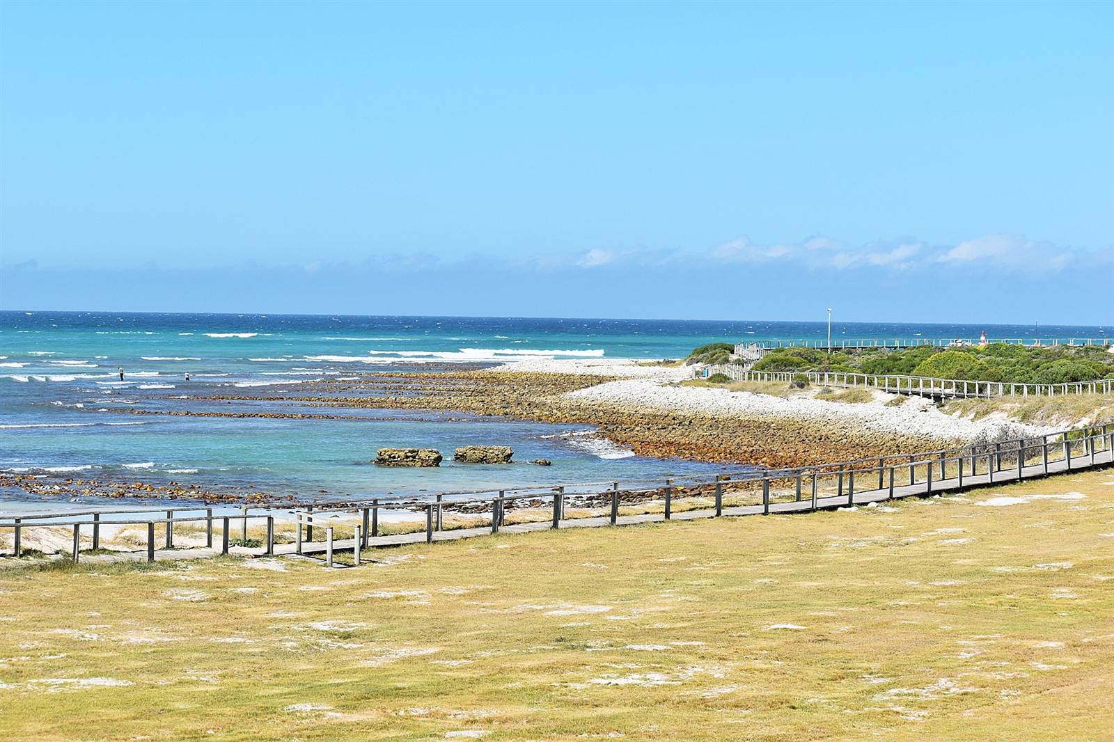 3 Bed Apartment in Struisbaai photo number 14