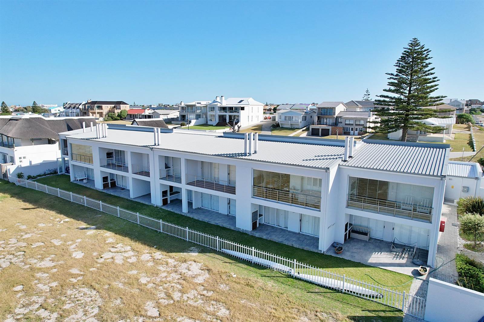 3 Bed Apartment in Struisbaai photo number 16