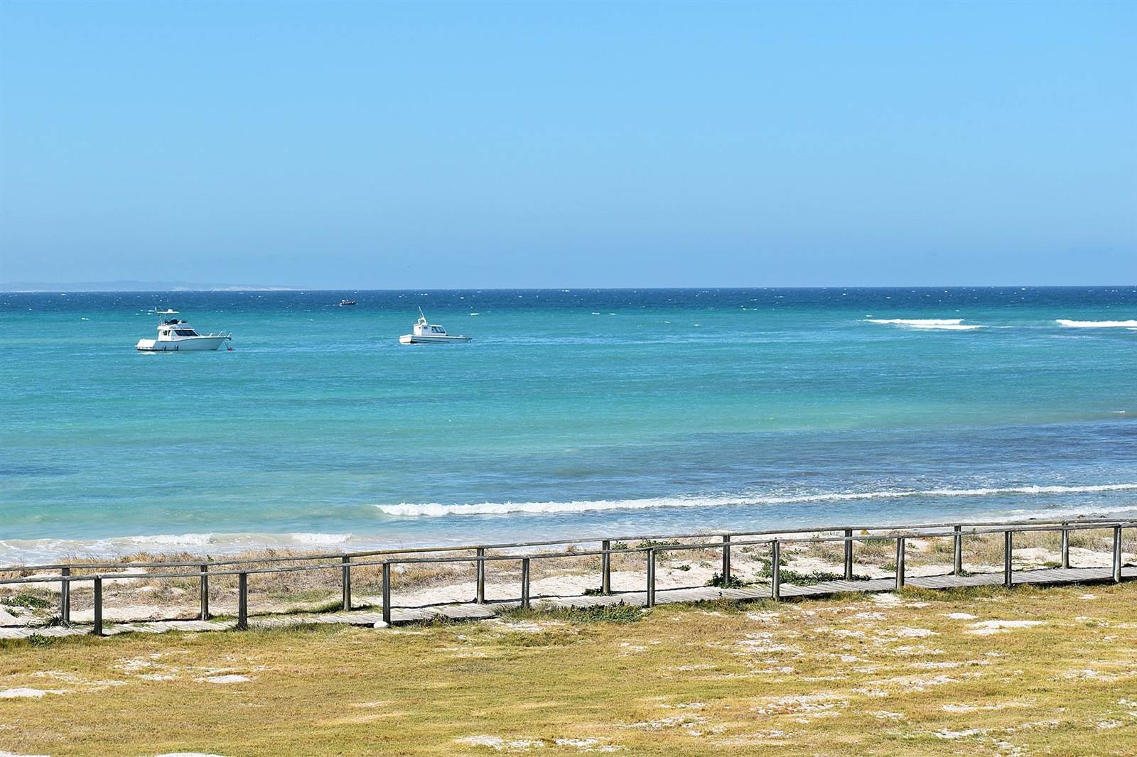 3 Bed Apartment in Struisbaai photo number 1