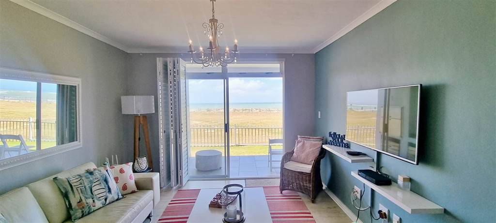 3 Bed Apartment in Struisbaai photo number 13