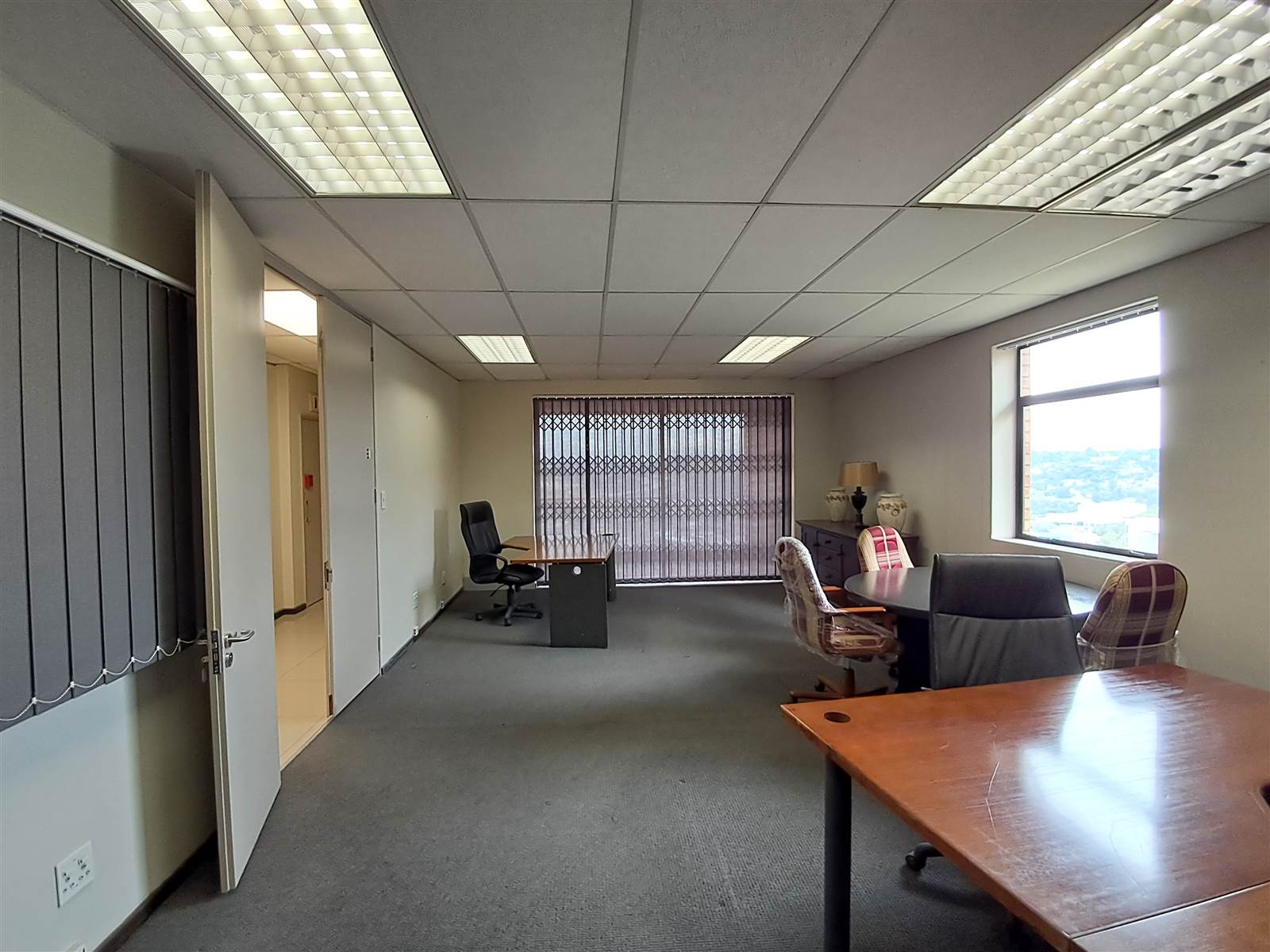 357  m² Commercial space in Constantia Kloof photo number 10