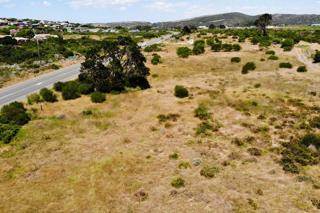 572 m² Land available in Fraaiuitsig photo number 16