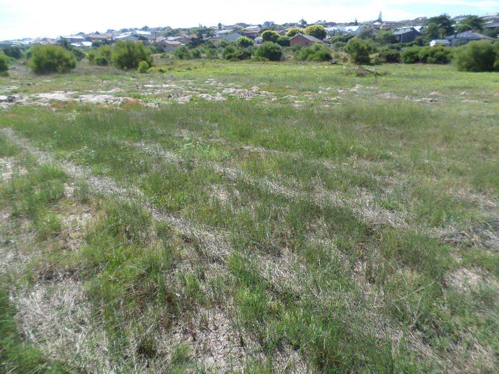 572 m² Land available in Fraaiuitsig photo number 9