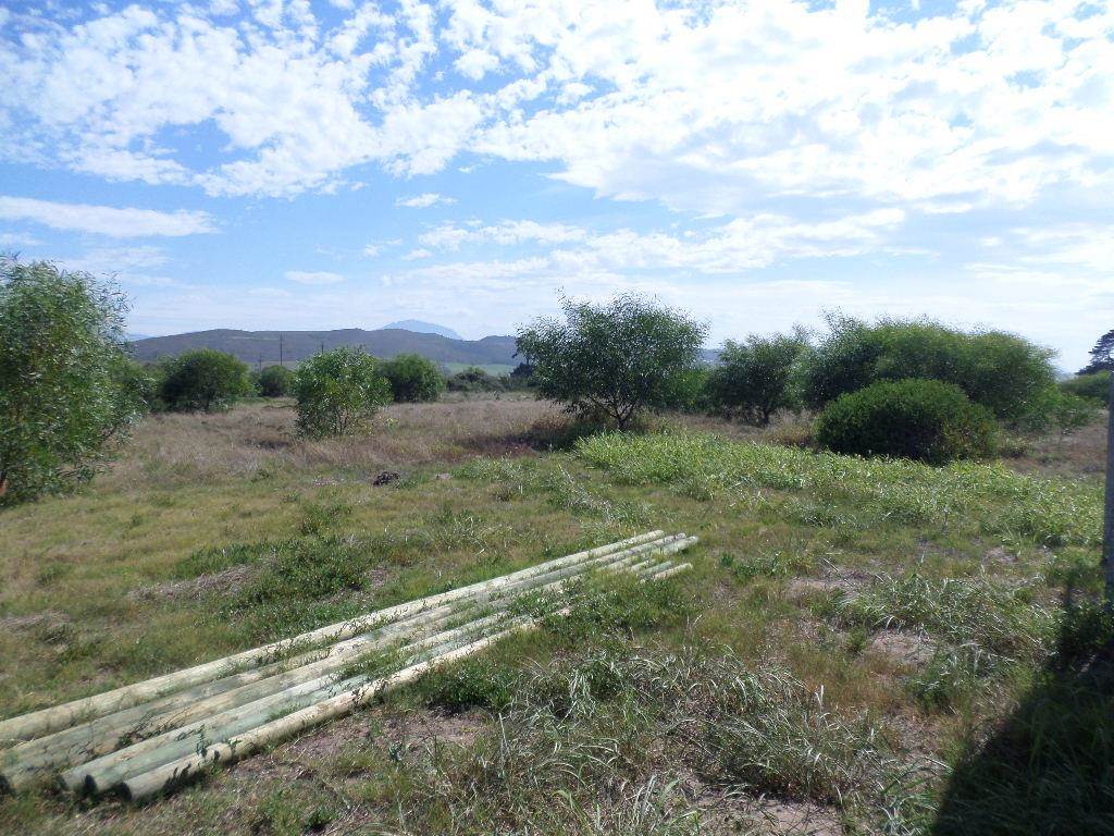572 m² Land available in Fraaiuitsig photo number 6