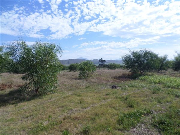 572 m² Land available in Fraaiuitsig