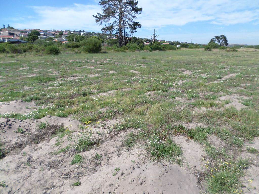 572 m² Land available in Fraaiuitsig photo number 11