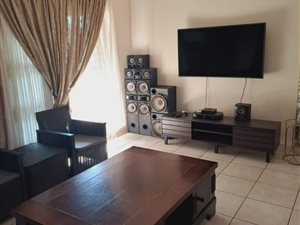 2 Bed Apartment in Van Dyk Park