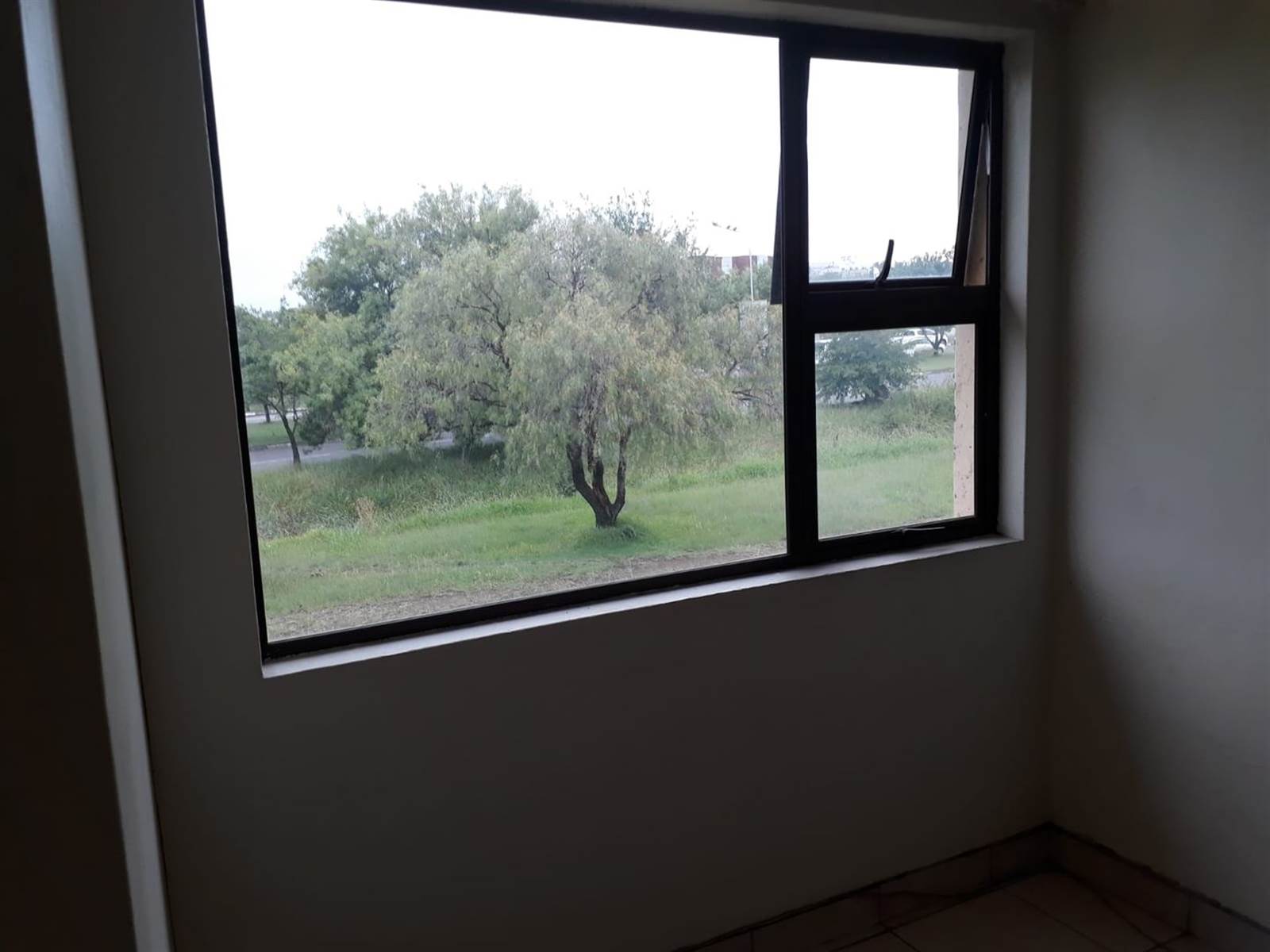 2 Bed Townhouse in Secunda photo number 11