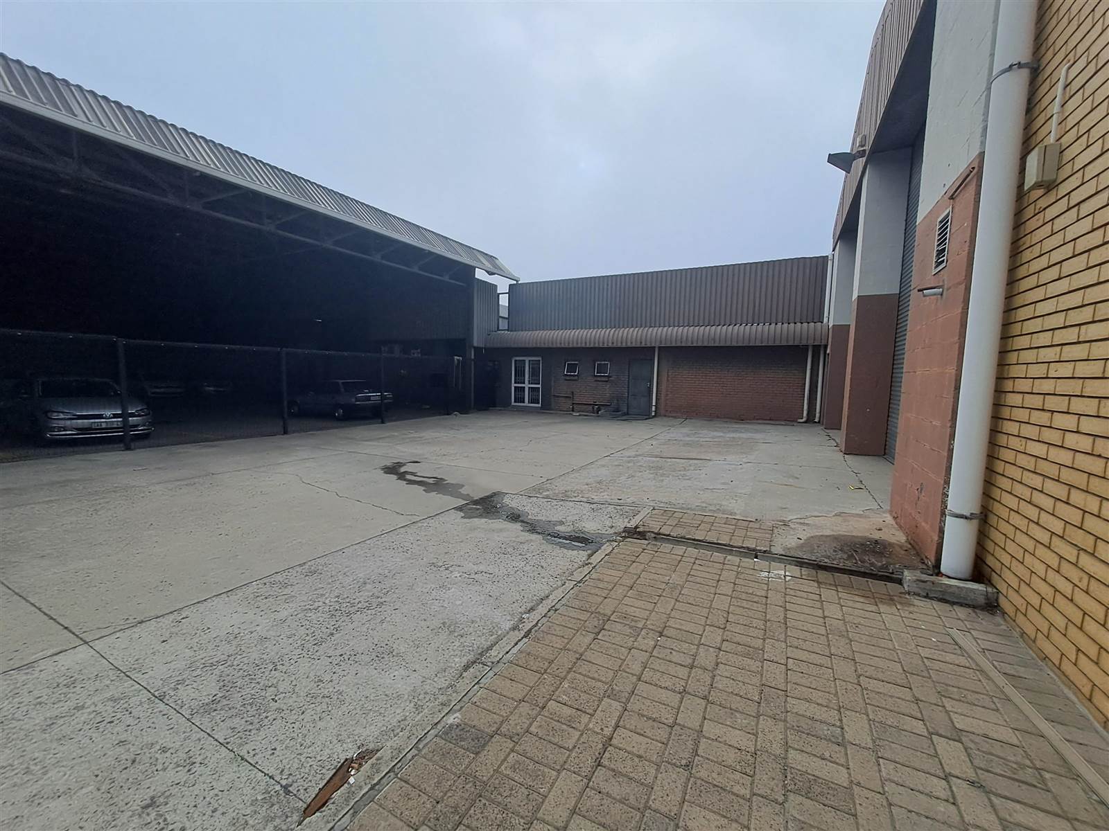 857  m² Industrial space in Beaconvale photo number 2