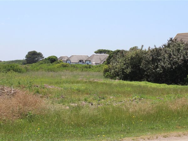 856 m² Land available in St Francis Bay