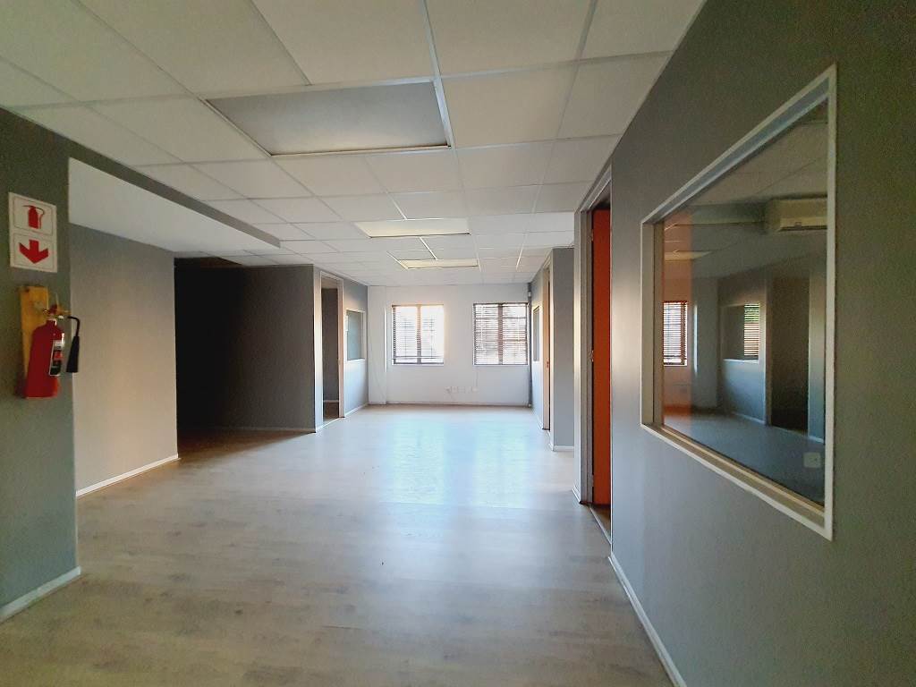 347  m² Commercial space in Rivonia photo number 19