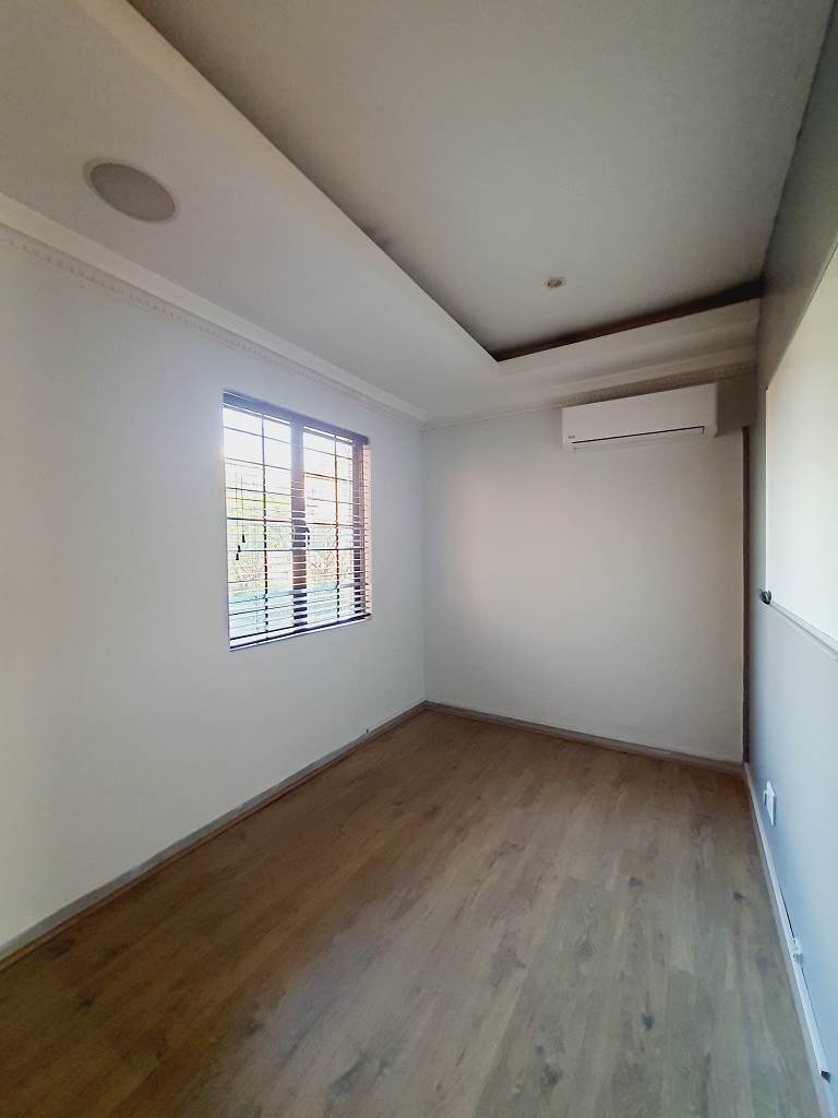 347  m² Commercial space in Rivonia photo number 23