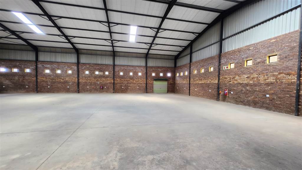 580  m² Industrial space in Booysens photo number 12