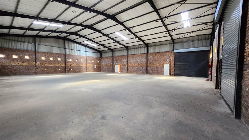 580  m² Industrial space in Booysens photo number 24